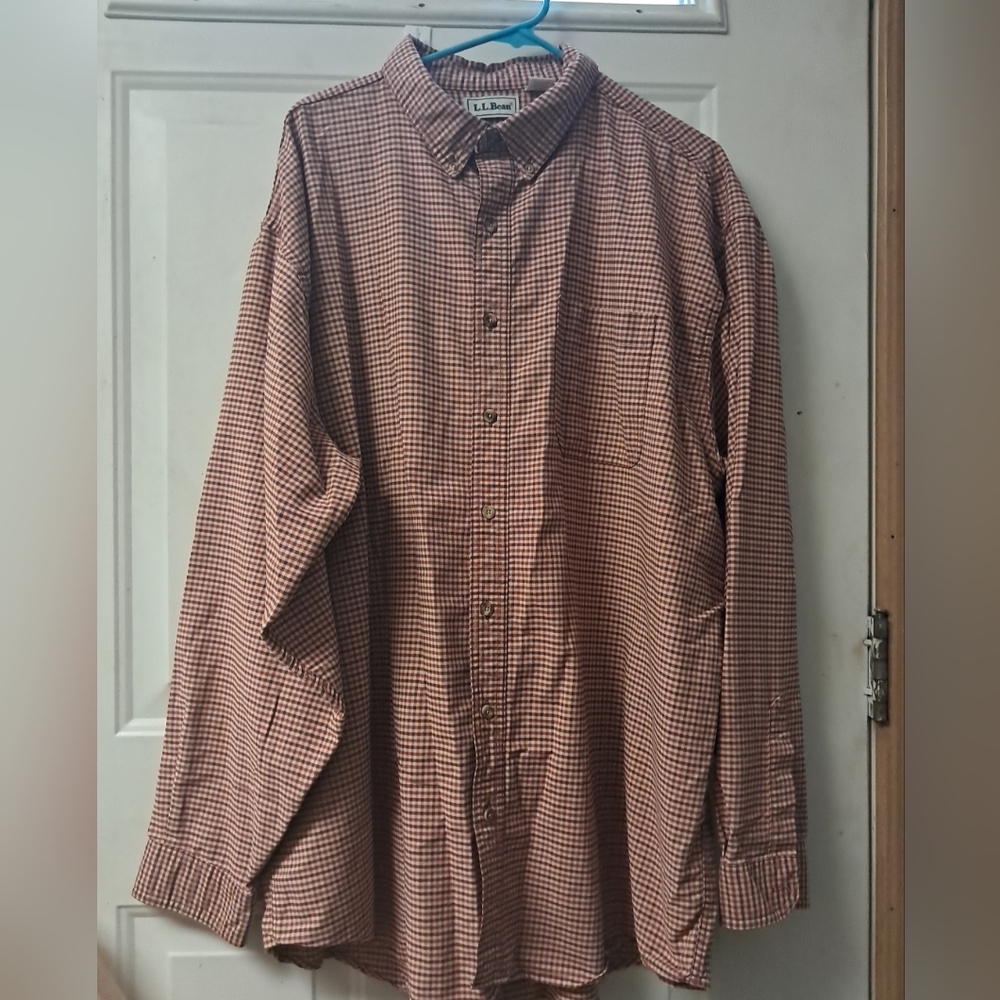 Vintage L.L.Bean Made In USA. Mens XX Large Tall AP52 Button-Down Shirt.